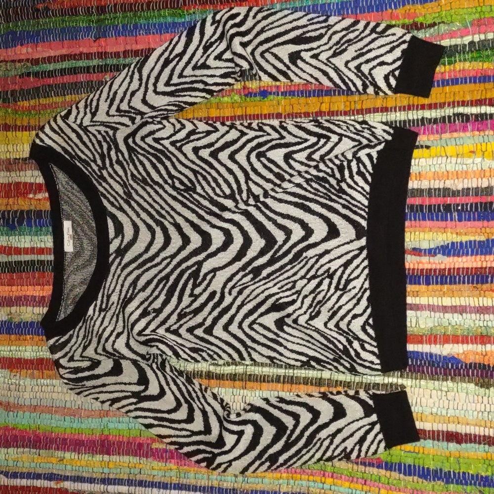 Women's Calvin Klein sweater size medium